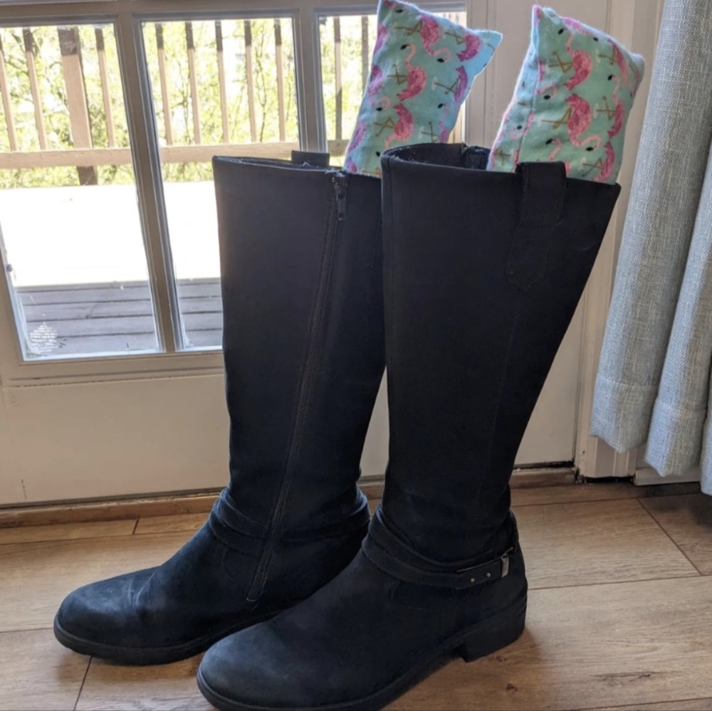Boot Shaper Pillow Protector- Pink and blue Flamingos